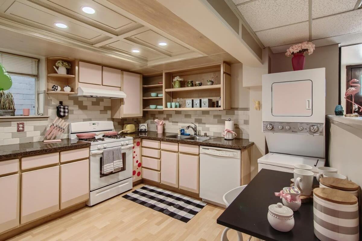 Barbie'S Dream Apt In The City Сакраменто Екстериор снимка