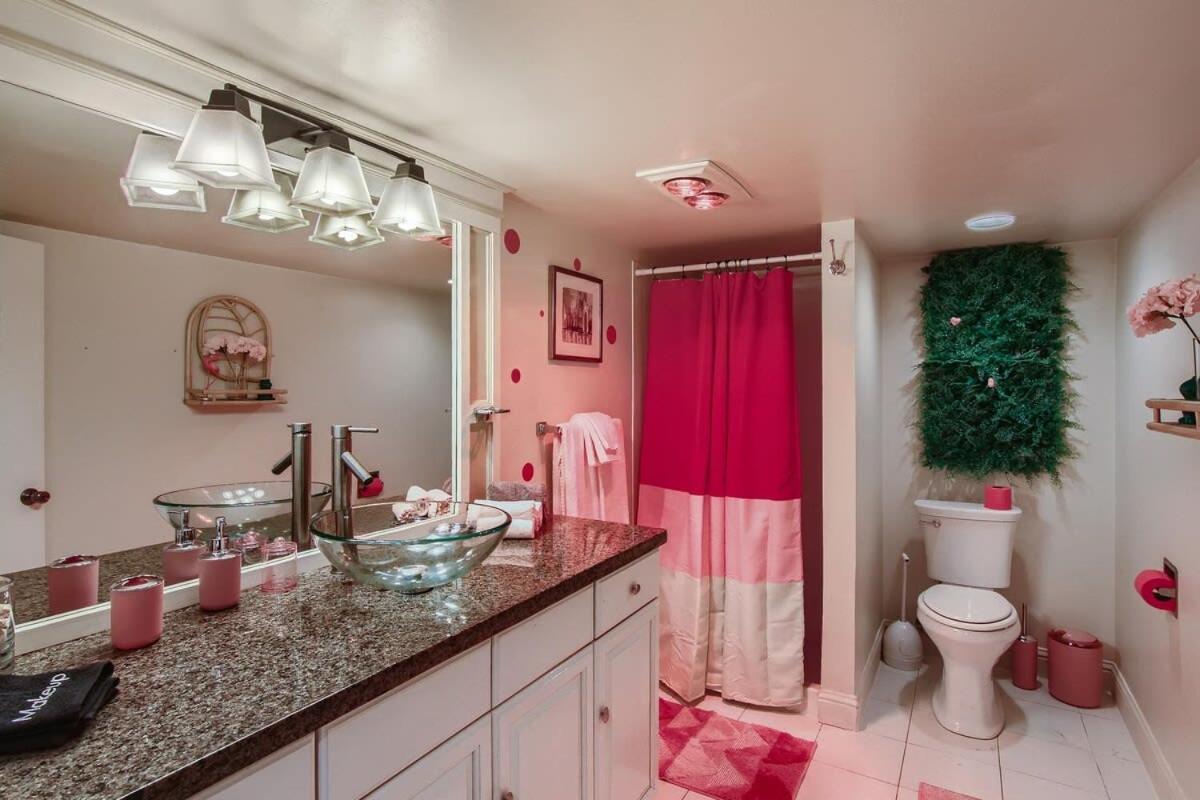 Barbie'S Dream Apt In The City Сакраменто Екстериор снимка